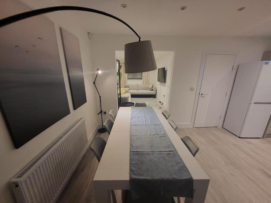 New 4 Bedrm House! Parking. 10Min To City / Etihad Manchester Exterior foto